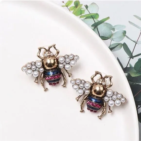 🐝 Betsey Johnson stunning bumble bee studs 🐝 - Picture 2 of 4